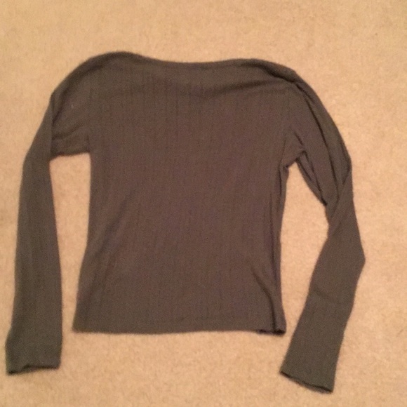 Girls size 12 American Eagle dark green shirt - Picture 3 of 3